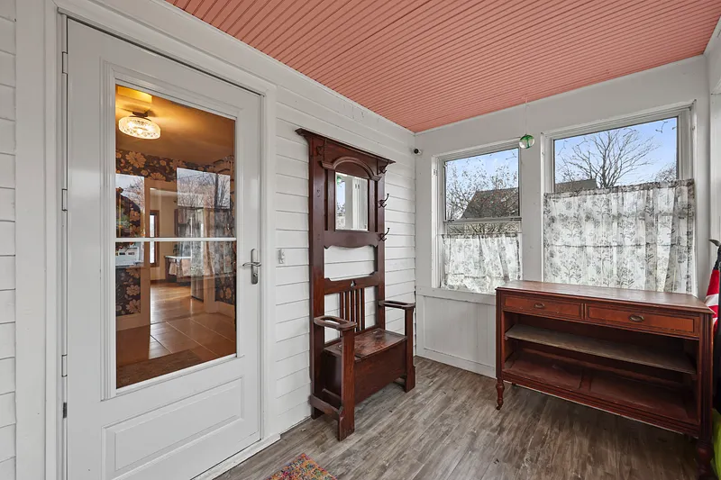 25 Calumet St Photo 5