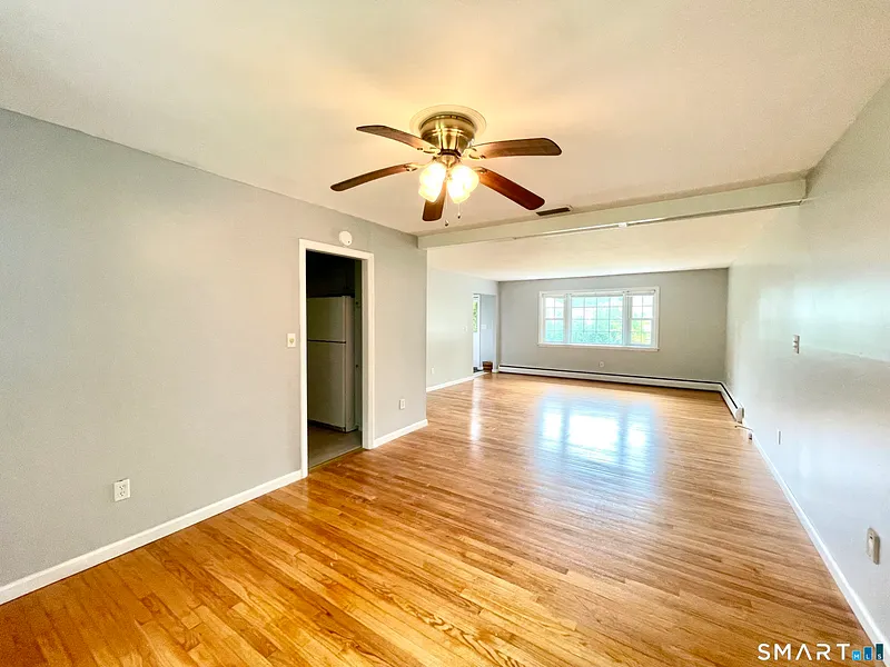 35 Woodmont Road Photo 8
