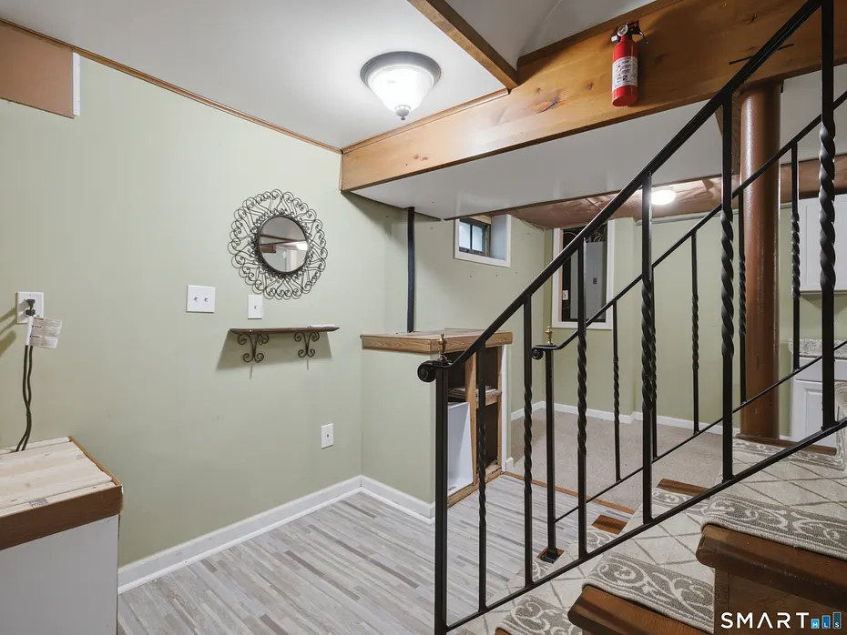 2409 Albany Avenue Photo 31
