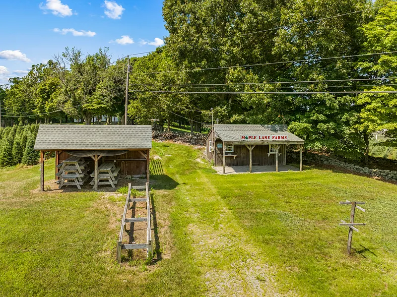 57 Northwest Corner Road Photo 32
