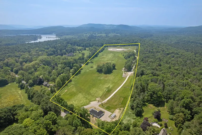 77 Beaver Dam Road Photo 3