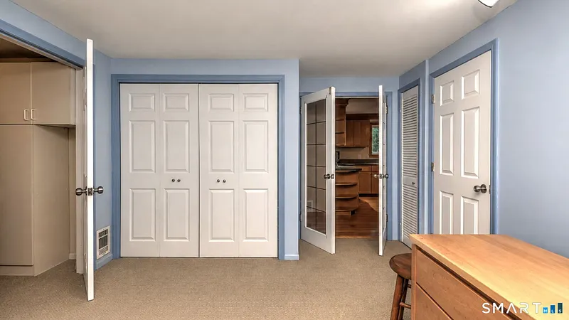22 Central Avenue Photo 18