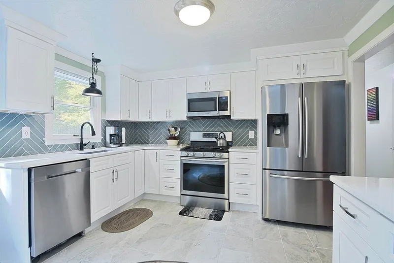 85 Paddock Rd Photo 6