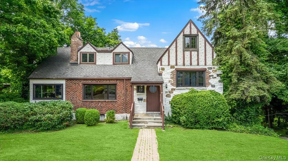 38 Fenimore Drive Photo 1