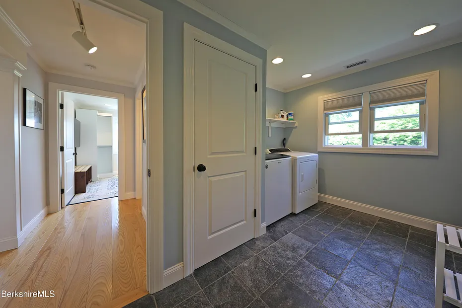 154 Plunkett St Photo 23