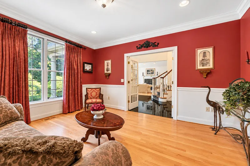 136 Long Lane Photo 15