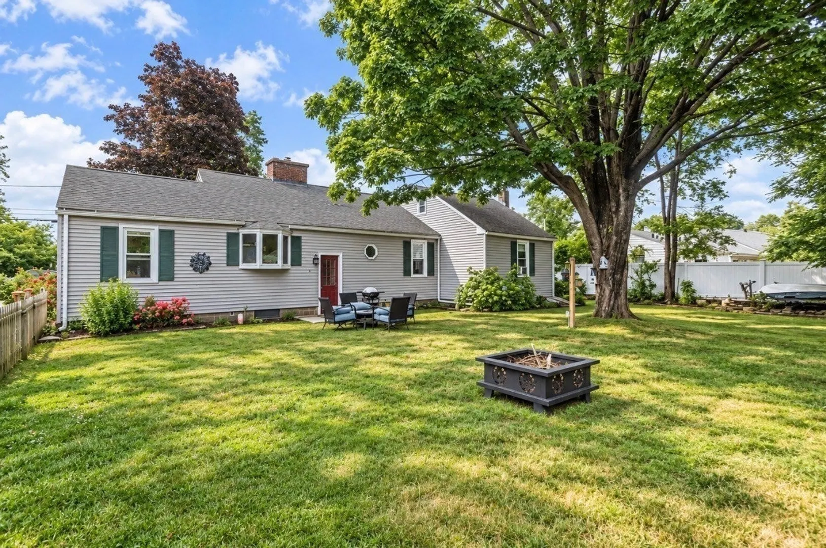 35 Pinehurst St Photo 4