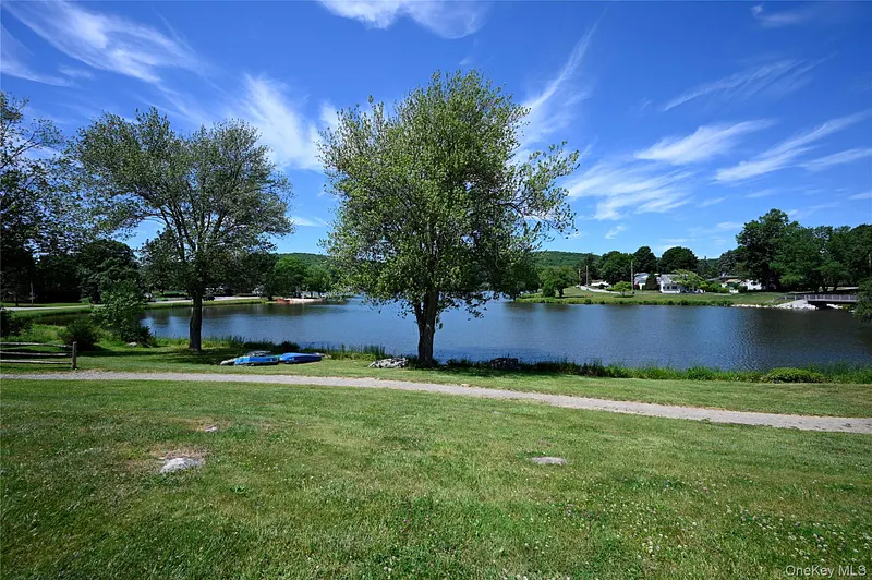 16 Greenridge Court Photo 32