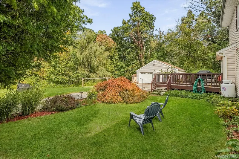 929 Freedom Plains Road Photo 36