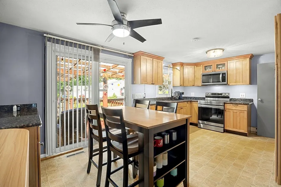 68 Parenteau Dr Photo 4