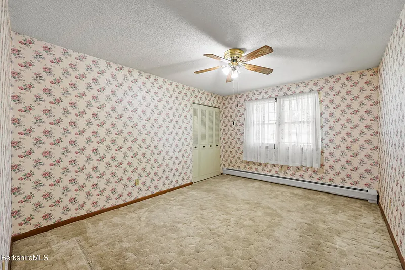 64 Devonshire Dr Photo 25