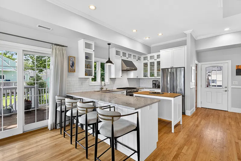 284 Shore Drive Photo 9