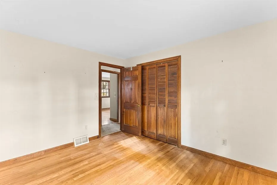 15 Hillside Dr Photo 12