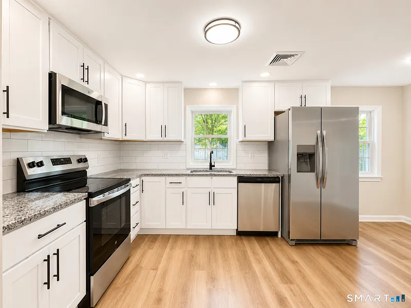 38 Fairfield Drive Photo 4