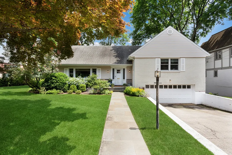 3 Maple Hill Drive Photo 1
