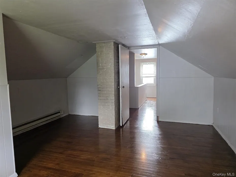 195 Commonwealth Avenue Photo 8