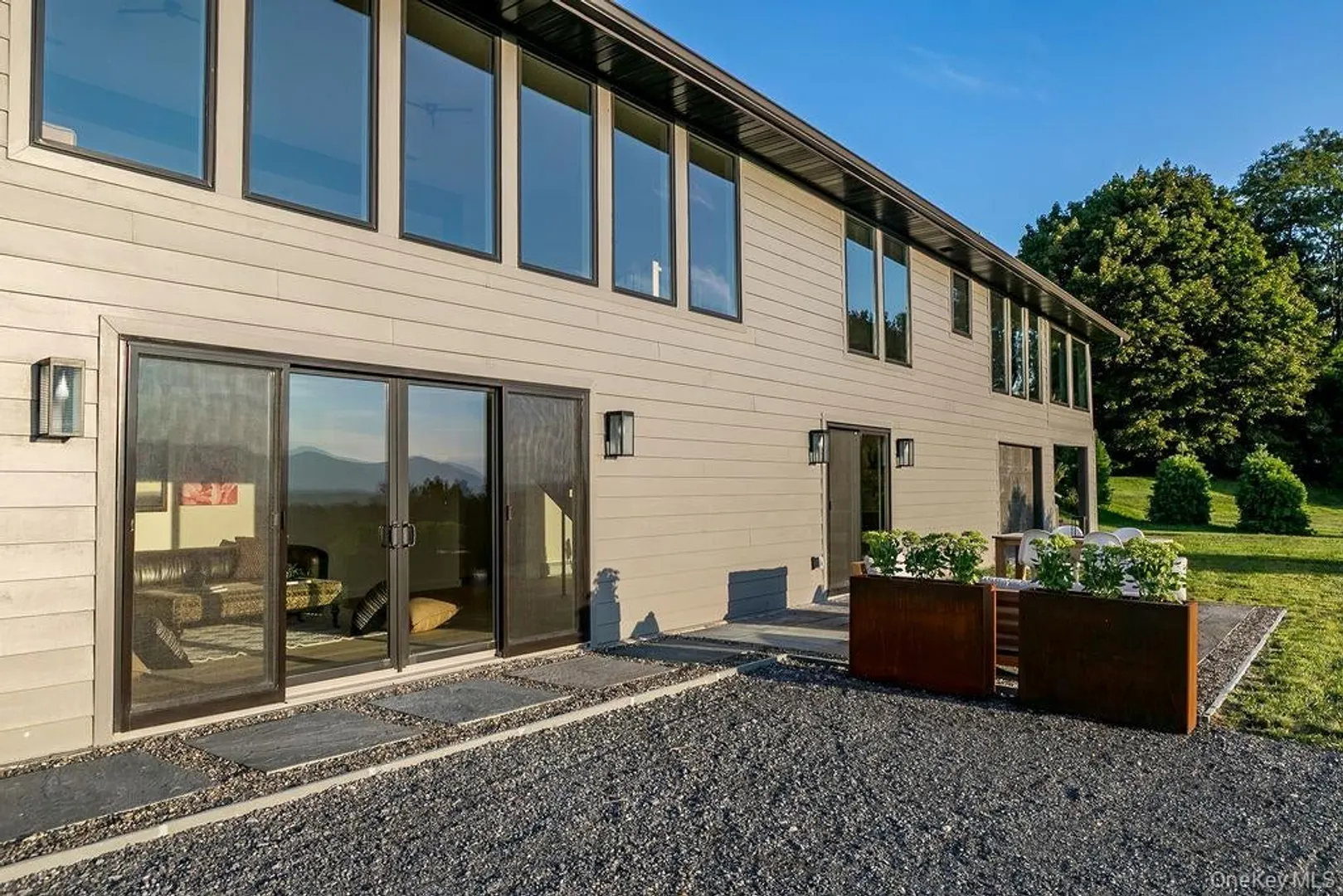180 Hilltop Road Photo 41