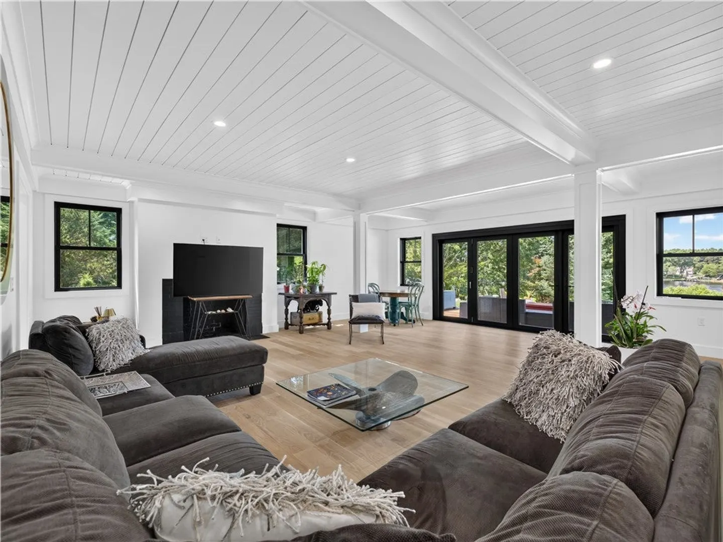 34 Lanphere Road Photo 11