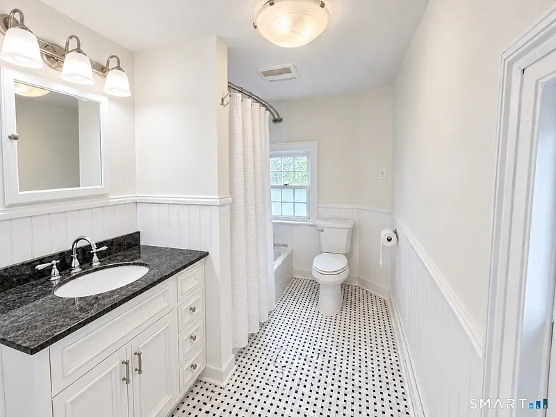 63 Golden Hill Street Photo 16