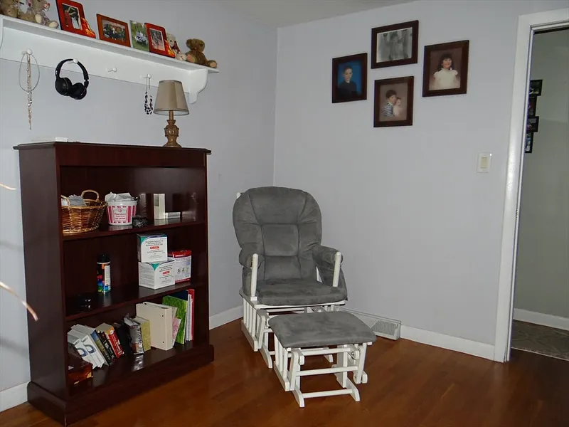 25 Marshall Ave Photo 19