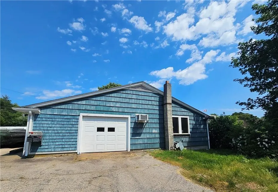 2196 Post Road Photo 1