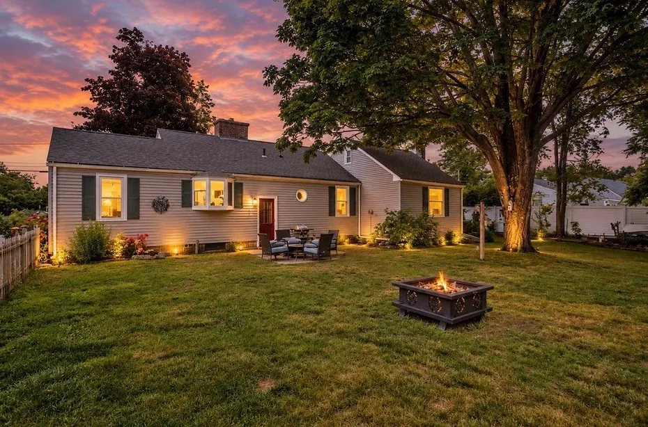 35 Pinehurst St Photo 3