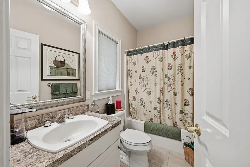 10 Taunton Hill Road Photo 23