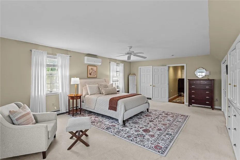 14 Wolcott Avenue Photo 32