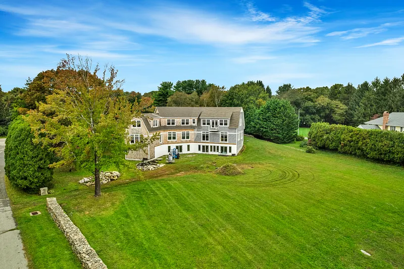 8 Montauk Avenue Photo 13