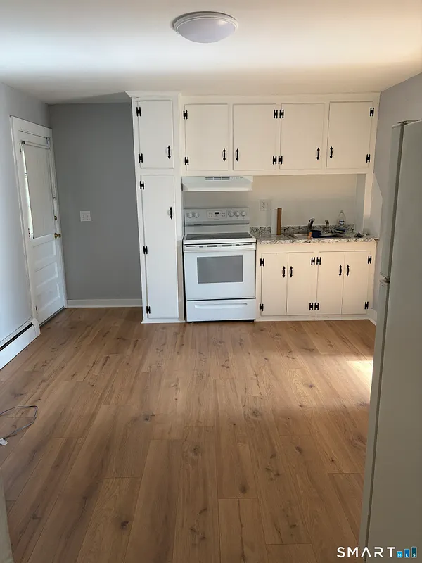 323 Saybrook Road Photo 10