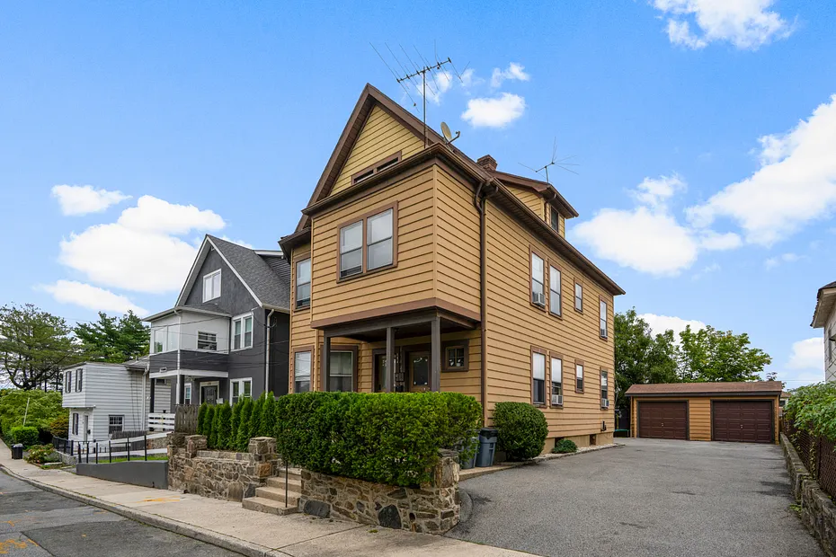 124 Pelham Street Photo 2