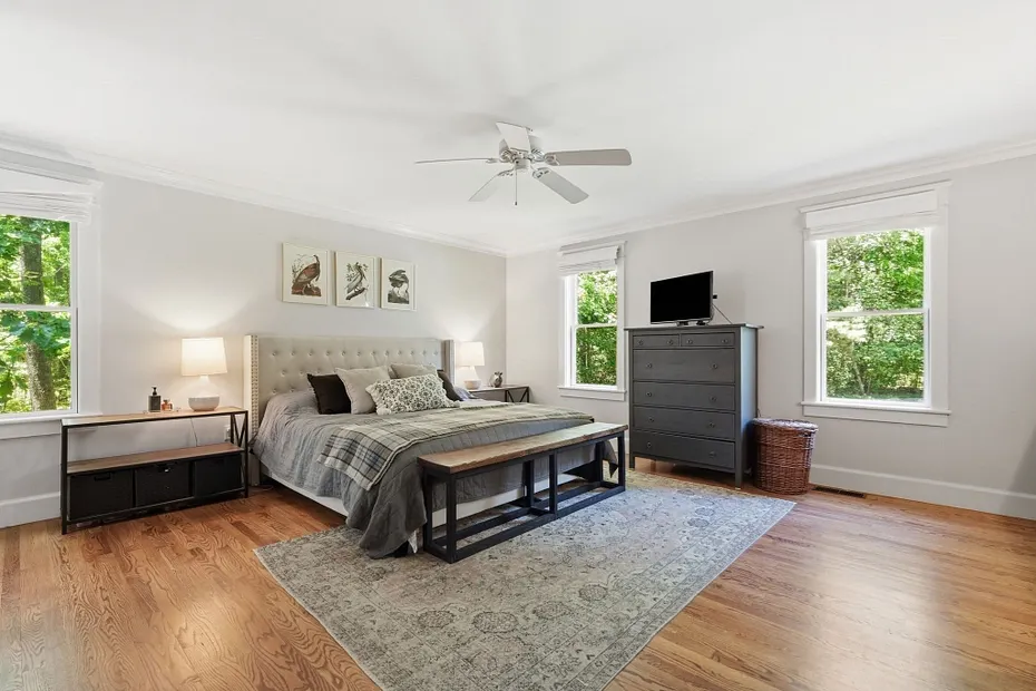 409 Henry St Photo 24