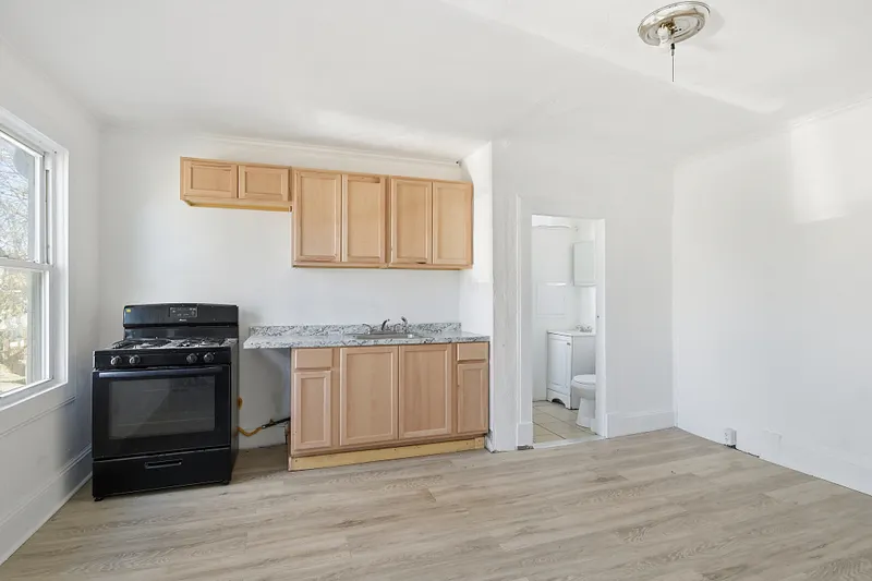 127 Dickinson Street Photo 19
