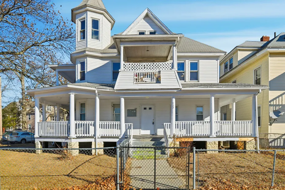 127 Dickinson Street Photo 2