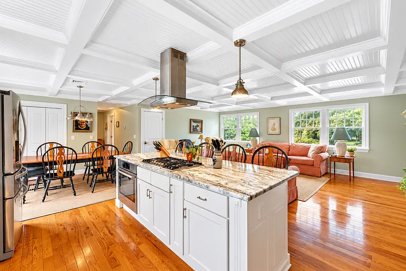 8 Montauk Avenue Photo 20