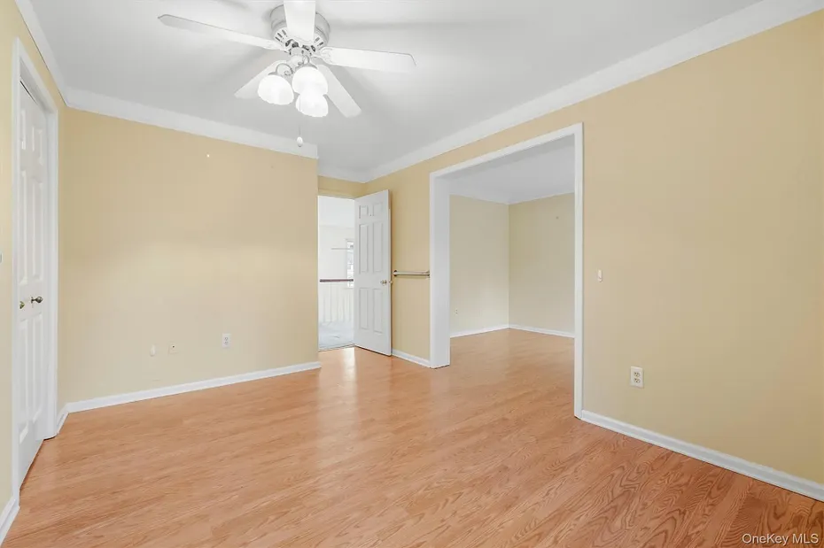 1069 Wolcott Avenue Photo 25