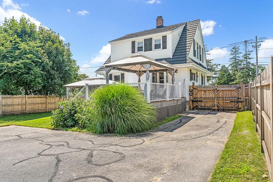 124 Beach Street Photo 23
