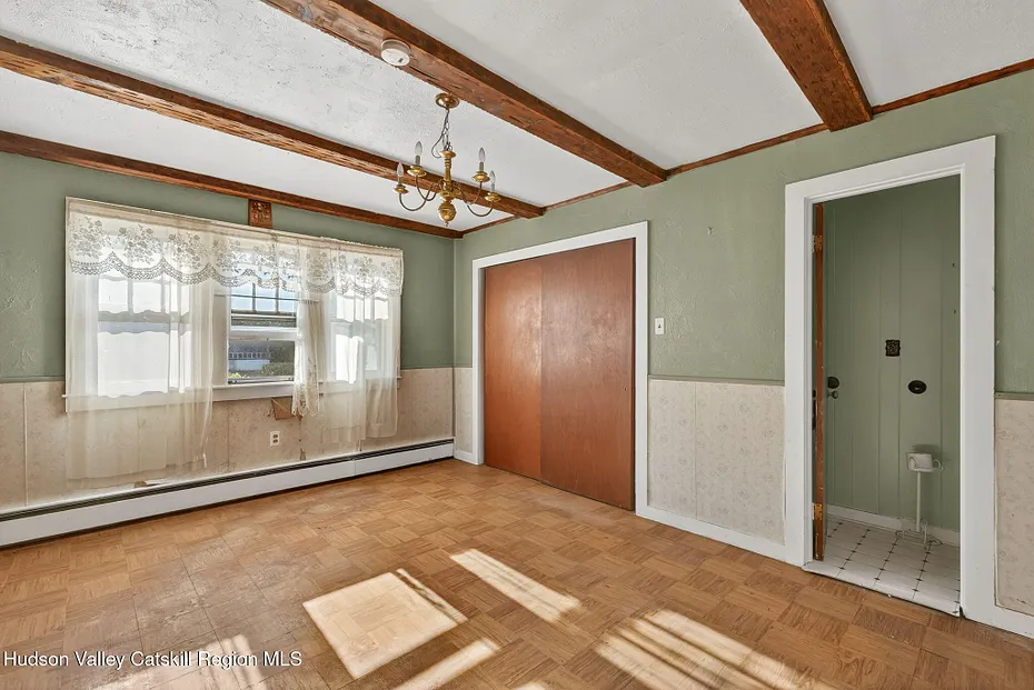 251 Jefferson Heights Photo 8