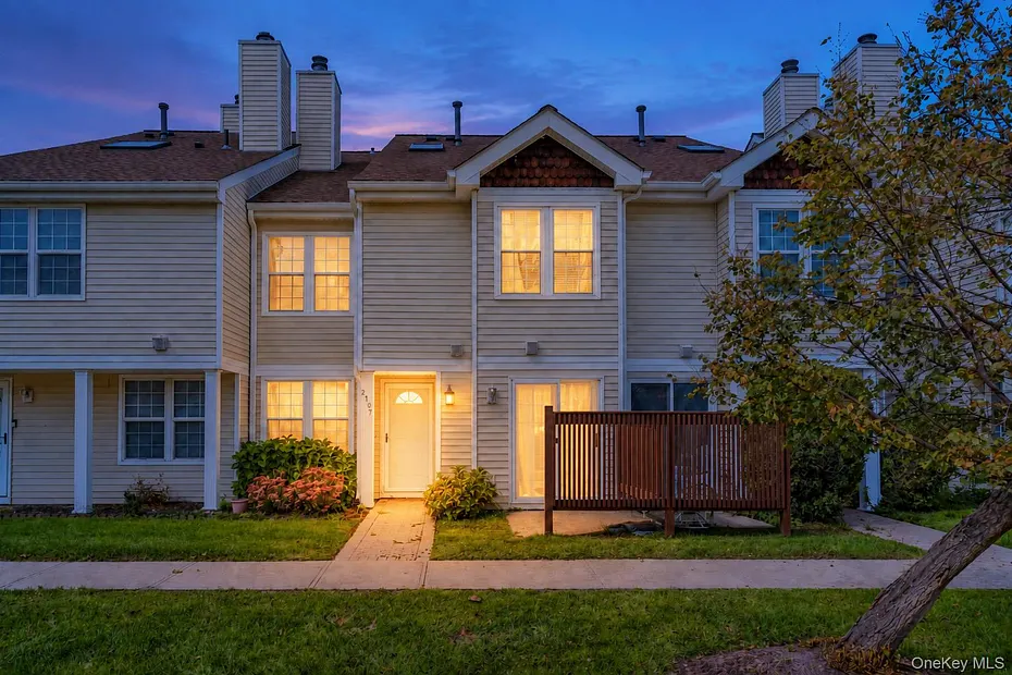 2107 Whispering Hills Photo 1