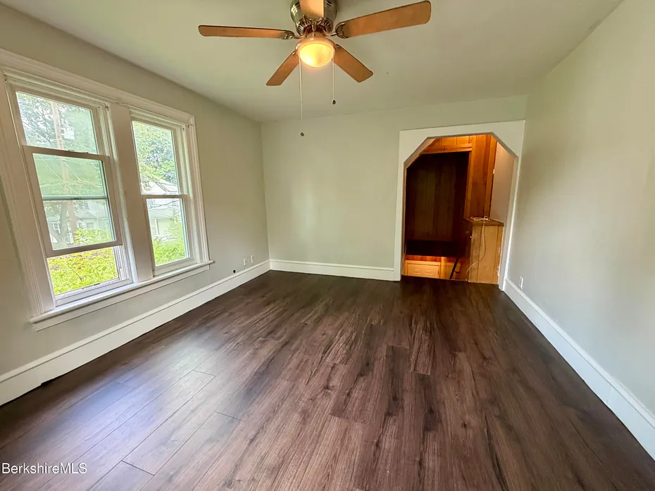 50 Buel St Photo 22