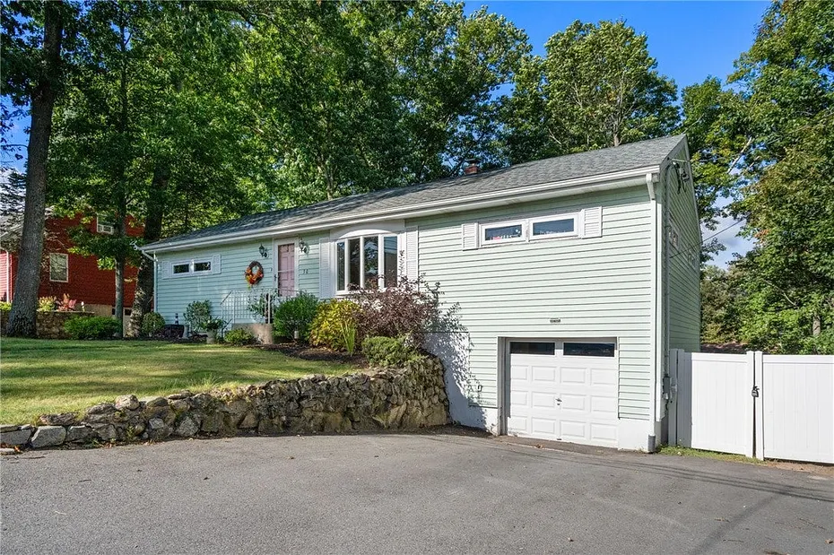 30 Lockwood Road Photo 4