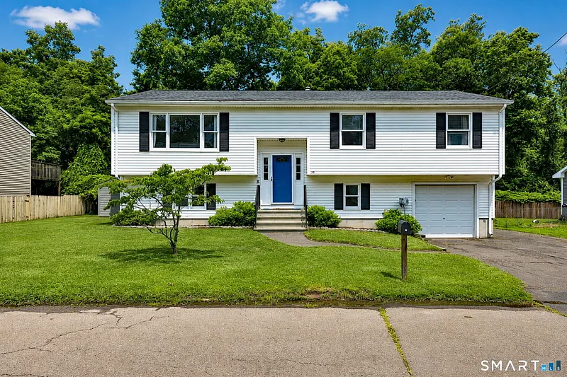 24 Farview Avenue Photo 1