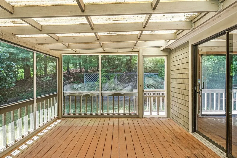 590 Shannock Road Photo 21