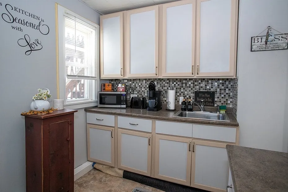 7 Leamy St Photo 8