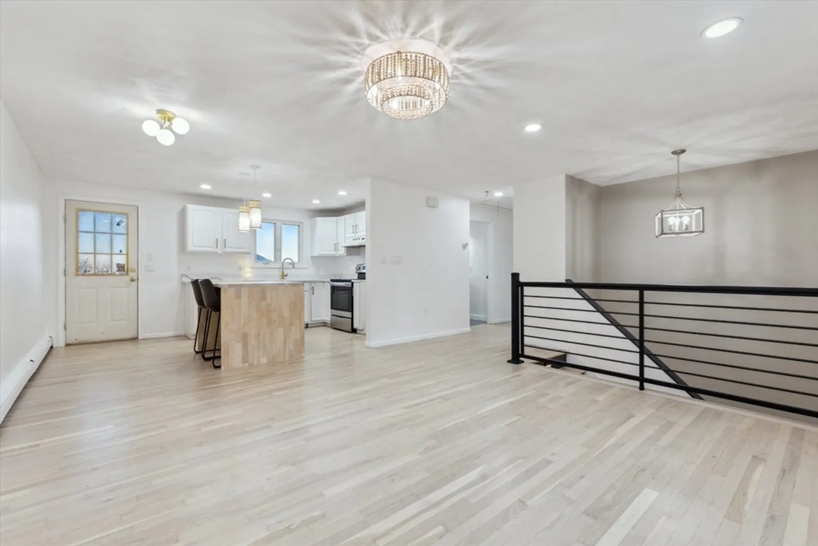 51 Belmont Ave Photo 8