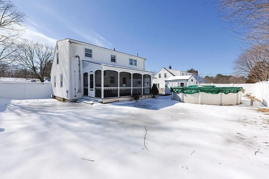 5 Clinton Ave Photo 6