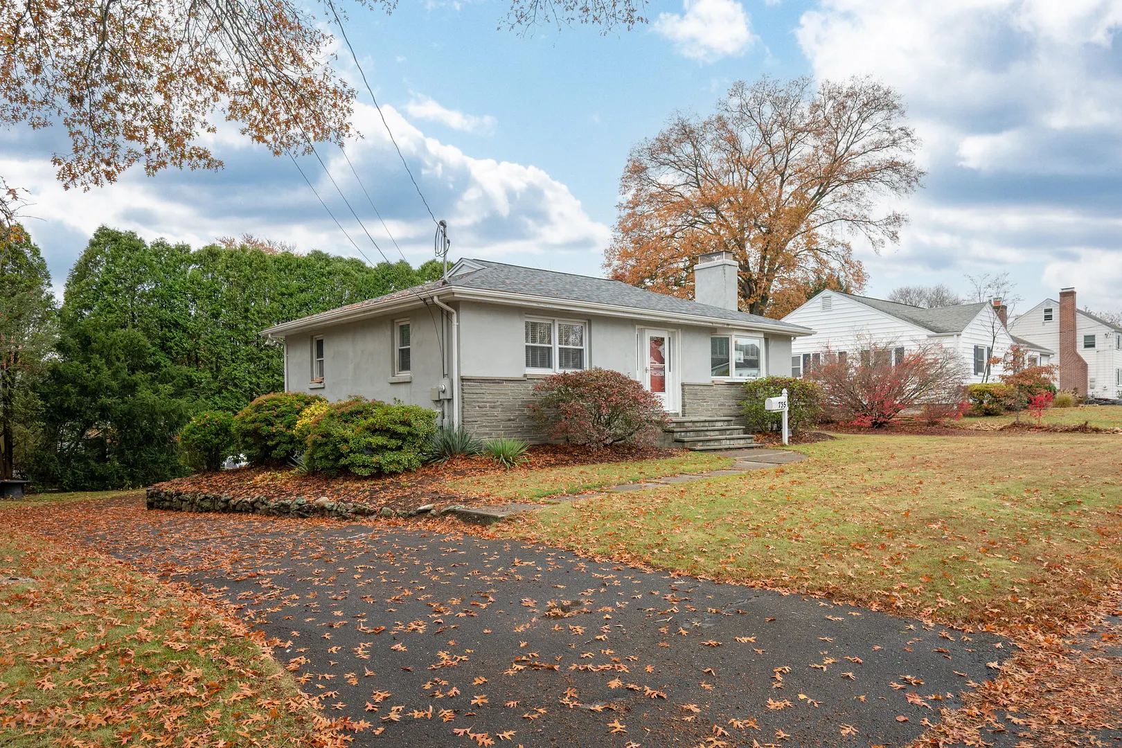 735 Chickadee Lane Photo 1