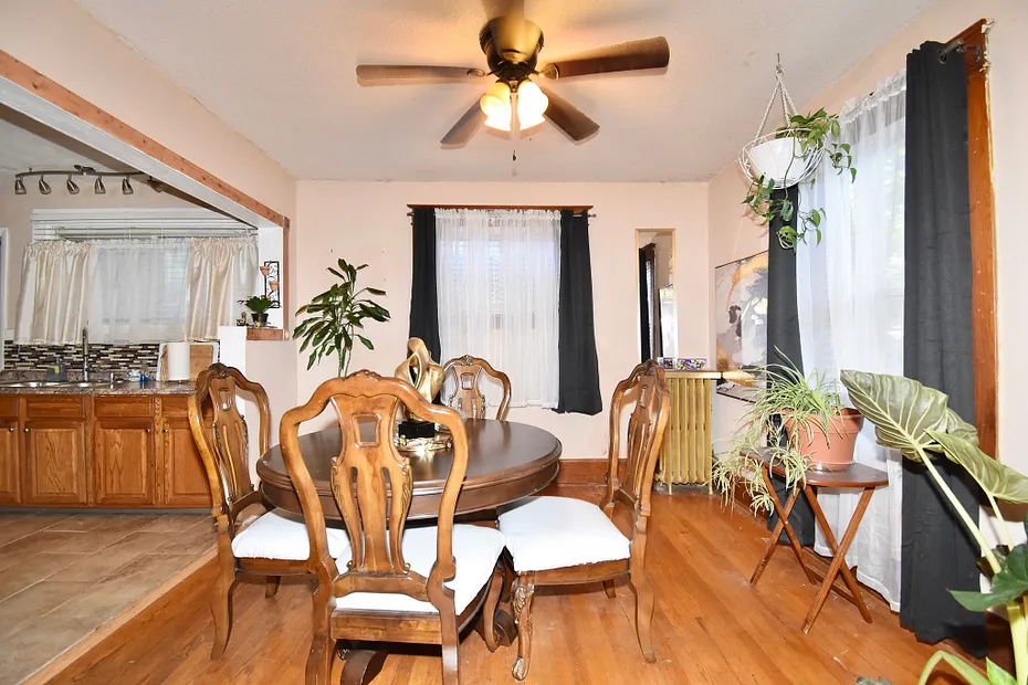 1245 Bay St Photo 11