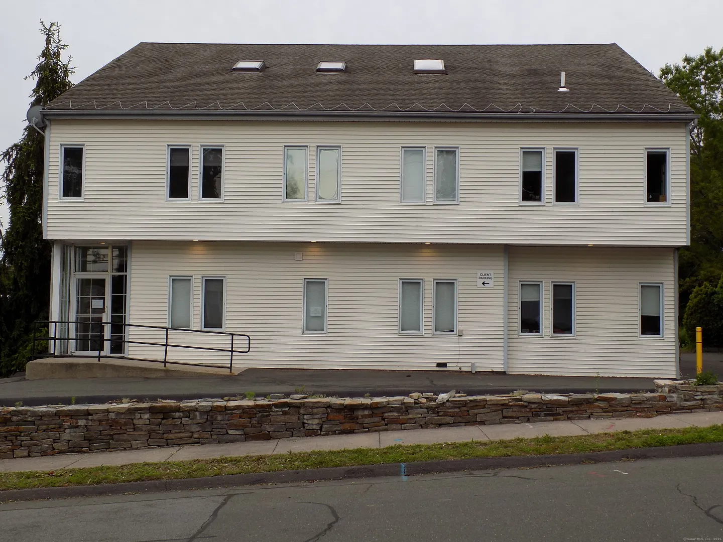 751 Farmington Avenue Photo 1
