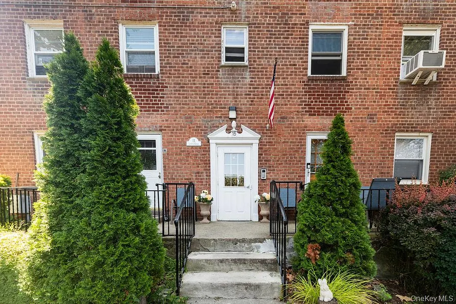 15 Leewood Circle  #1R Photo 1